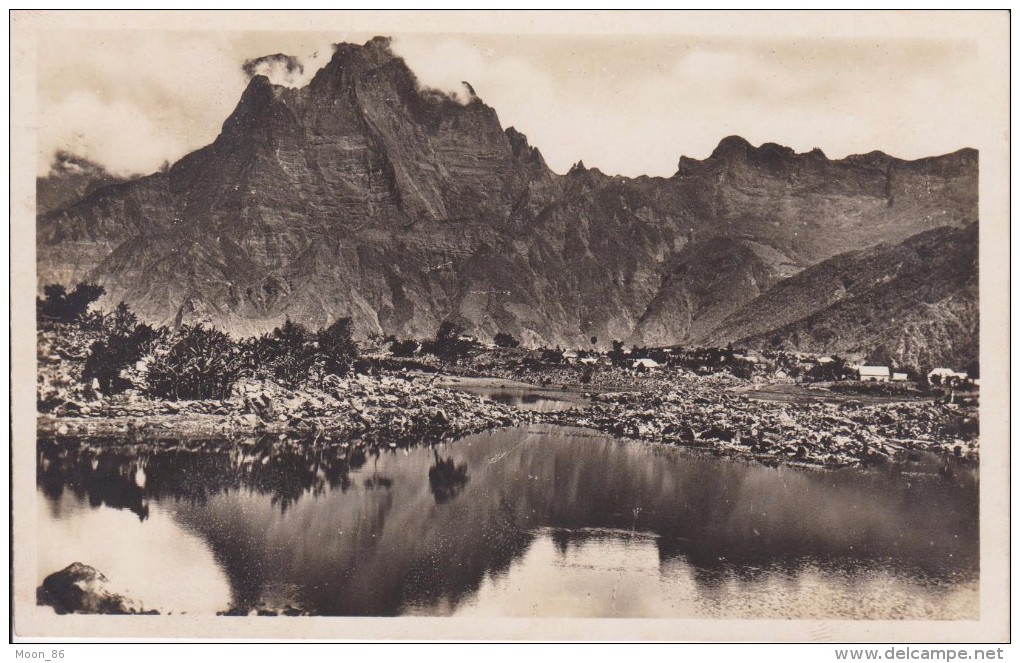 974 - ILE DE LA REUNION  - CILAOS Le Grand Bénard Vue Des Mares - Autres & Non Classés