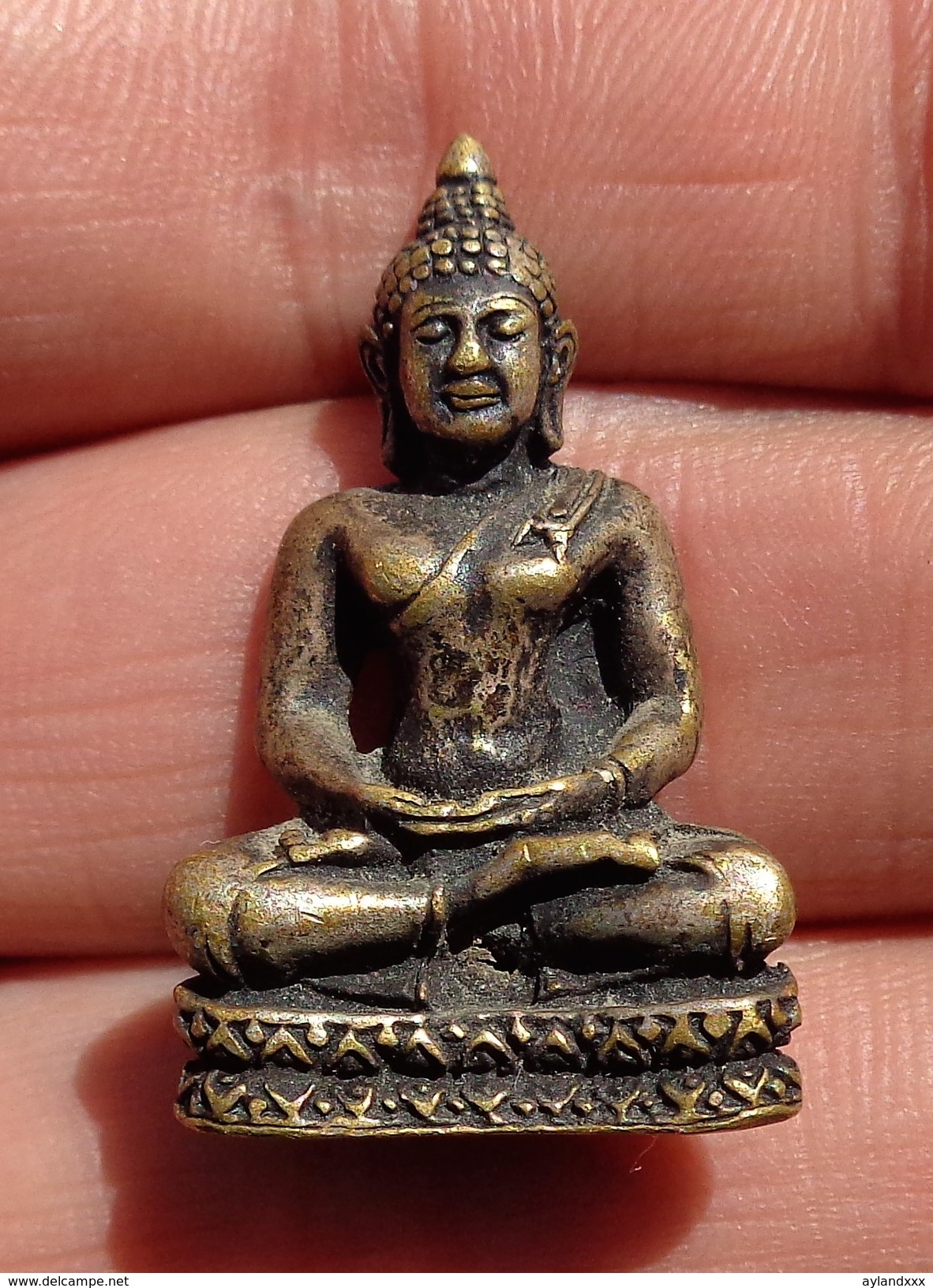 THAILAND: Old Mini Thai Buddha Amulet - Miniature - Arte Asiatica