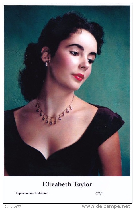ELIZABETH TAYLOR - Film Star Pin Up - Publisher Swiftsure Postcards 2000 - Entertainers