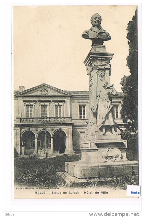 CPA (79) MELLE - Statue De Bujault - Hôtel De Ville - (032) - Melle