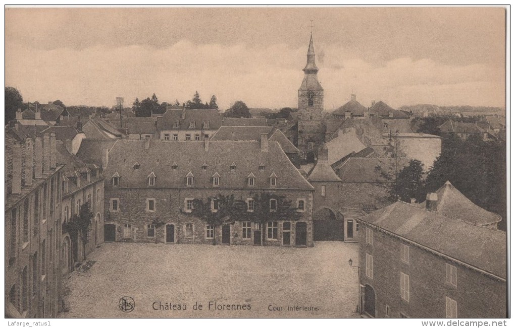 Chateau De Florennes Cours Interieur - Florennes