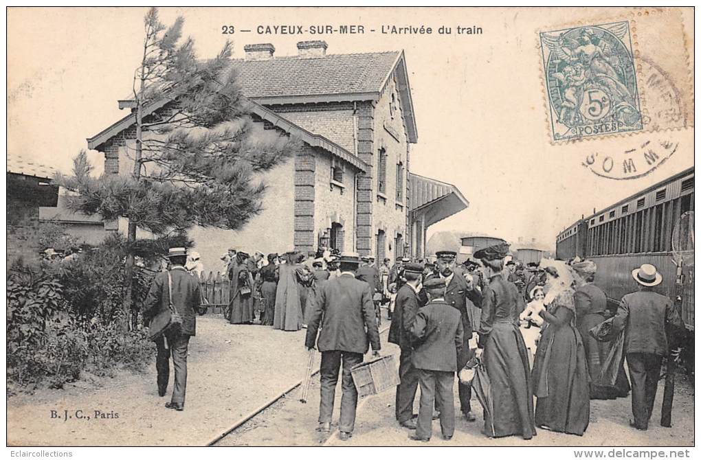 Cayeux Sur Mer     80      La Gare, Arrivée D'un Train - Cayeux Sur Mer