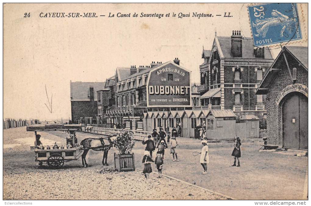 Cayeux Sur Mer     80     Abri De Canot De Sauvetage Et Le Quai Napoléon - Marchand De Glaces - Cayeux Sur Mer