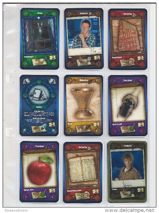 NL.- Het huis Anubis. Reality Cards. Verzamel en speel mee. Met alle 108 kaarten. 14 pag. tekst. 6 bladen cards.14 scans