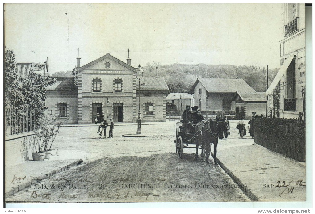 GARCHES La Gare Vue Extérieure - Garches