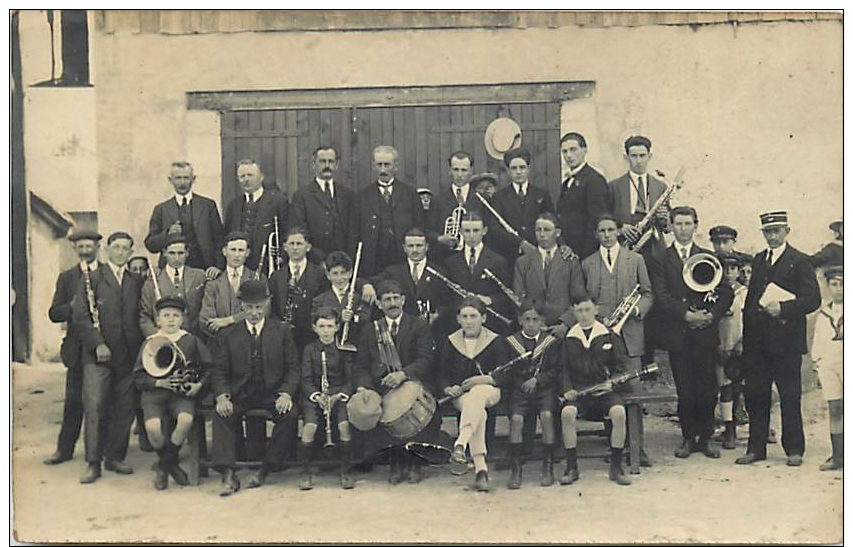 PHOTO 136   CPA      Carte Photo à Identifier  Fanfare  Musiciens   Animation Belle Carte - Fotos