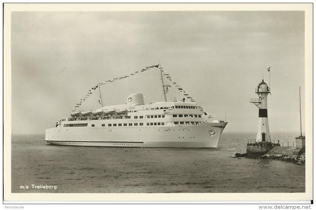 SUEDE - 1958 - CARTE Du PAQUEBOT MS "TRELLEBORG" Avec CACHET MARITIME LIGNE "SASSNITZ à TRELLEBORG"  => ERFURT - Brieven En Documenten