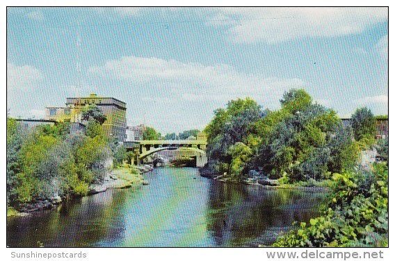 Through Watertown Flows The Powerful And Picturesque Black River Rochester New York - Rochester