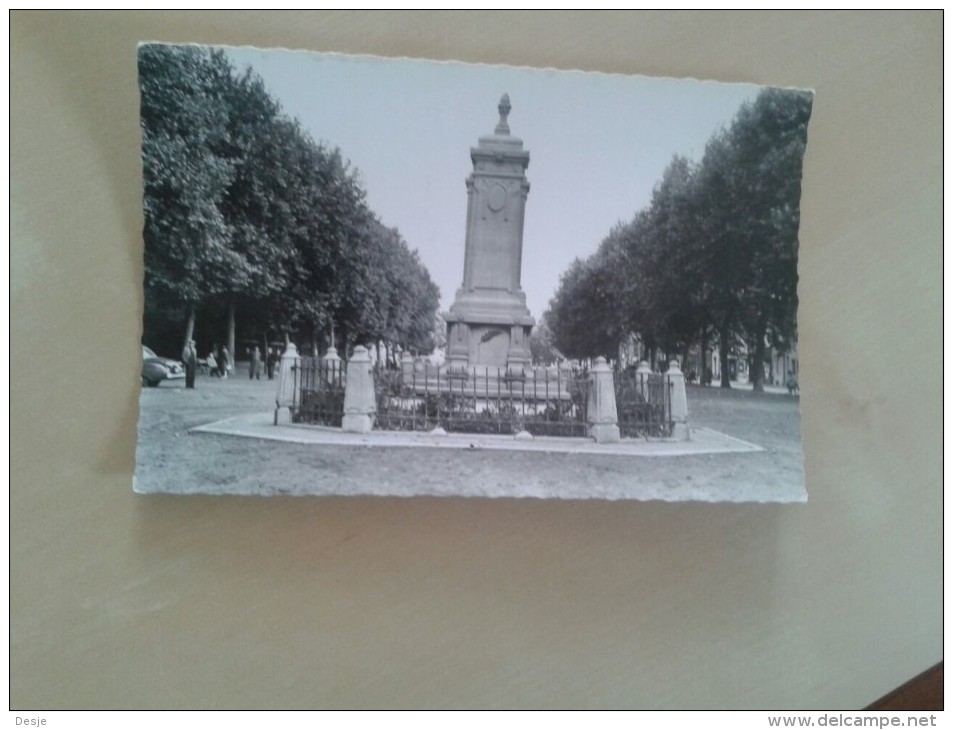 Vilvoorde Monument William Tyndaele - Vilvoorde