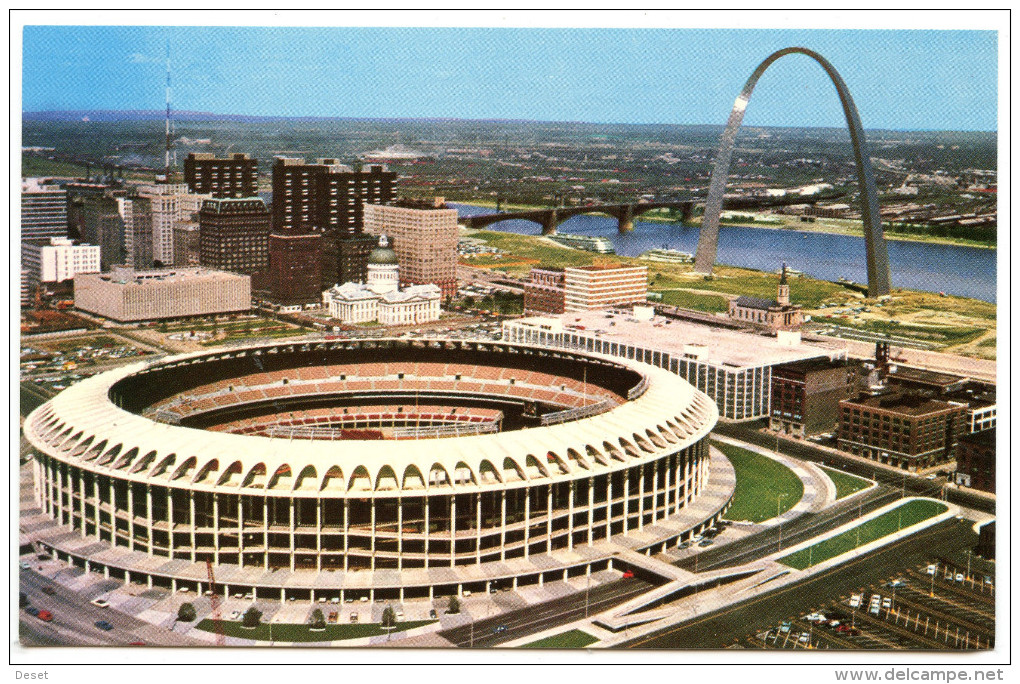 The Busch Memorial Stadium St. Louis Postcard Unused Bb - Stadi