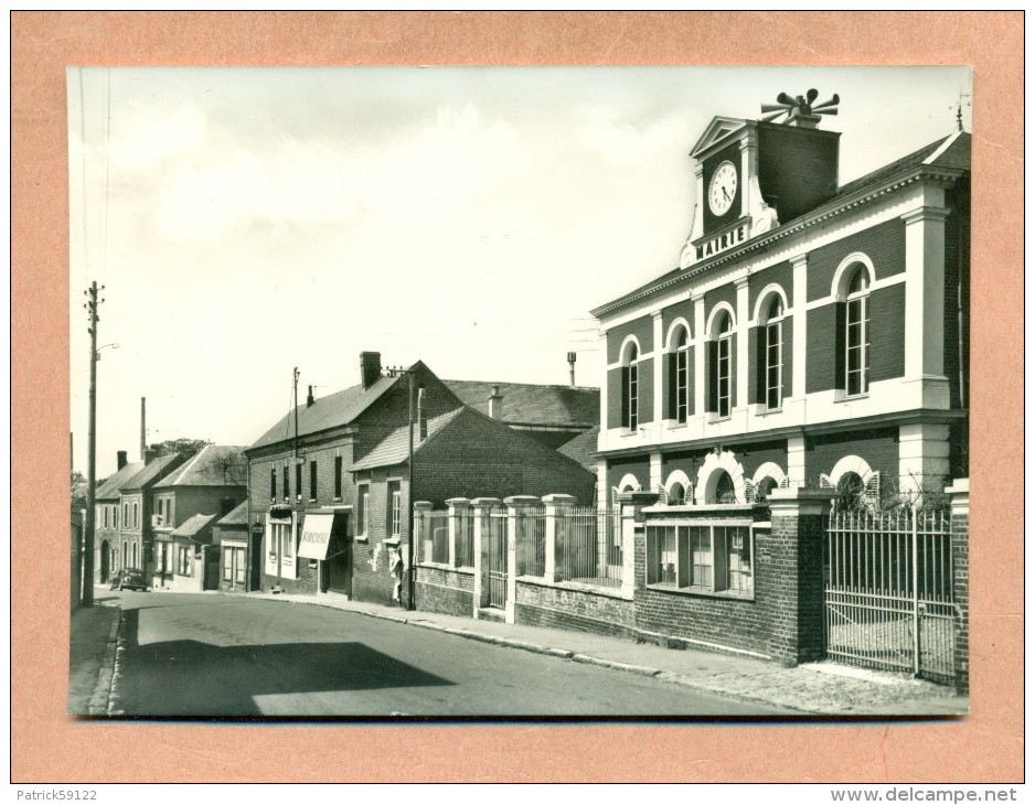 60 - OISE - AUNEUIL - RUE PRINCIPALE - LA MAIRIE - - Auneuil