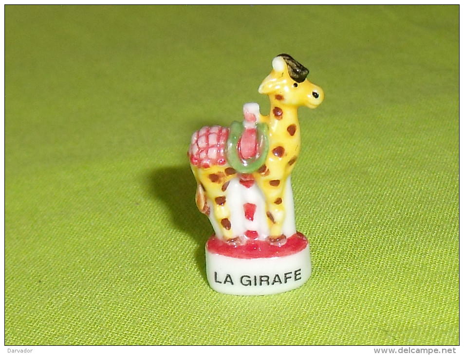 Fèves / Animaux :la Girafe Du Manège    T61 - Animales