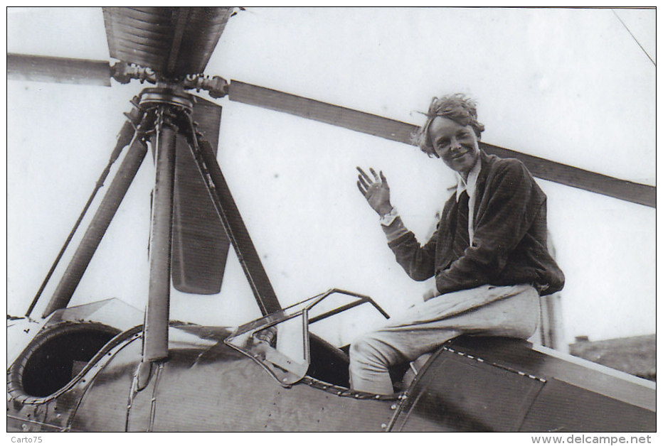 Aviation - Femme Pilote Aviatrice Amelia Earhart - Avion  - Aviation Pioneer - America's Premier Aviatrice - Airmen, Fliers