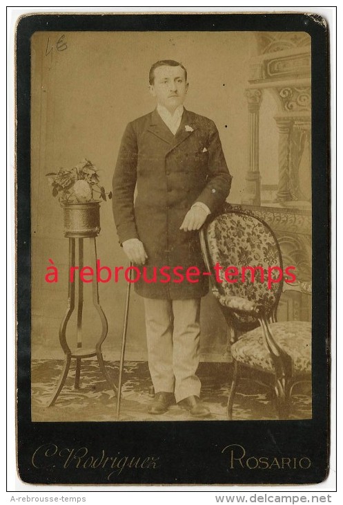 En Argentine Vers 1890 -Fotographia Oriental-grand CDV (cab)-beau Portrait D´un Homme élégant-par C. Rodriguez à Rosario - Anciennes (Av. 1900)