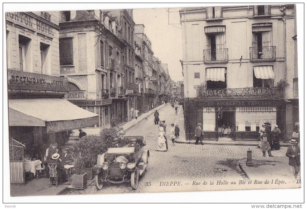 DIEPPE. - Rue De La Halle Au Blé Et Rue De L'Epée. Carte Très RARE - Dieppe