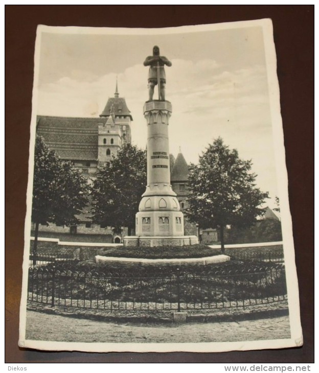 Marienburg Denkmal (beschädigt)   #AK 5820 - Westpreussen