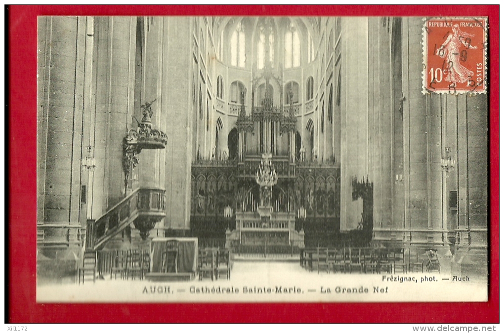 XBM-06  Auch Cathédrale Ste-Marie, La Grande Nef. Cachet Frontal. Carte Envoyée Par L'éditeur Frézignac - Auch