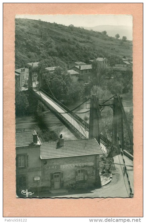 63 - PUY DE DÔME - AUZAT SUR ALLIER - LE SAUT DU LOUP - LE PONT  ( SUSPENDU ) SUR L'ALLIER - - Autres & Non Classés