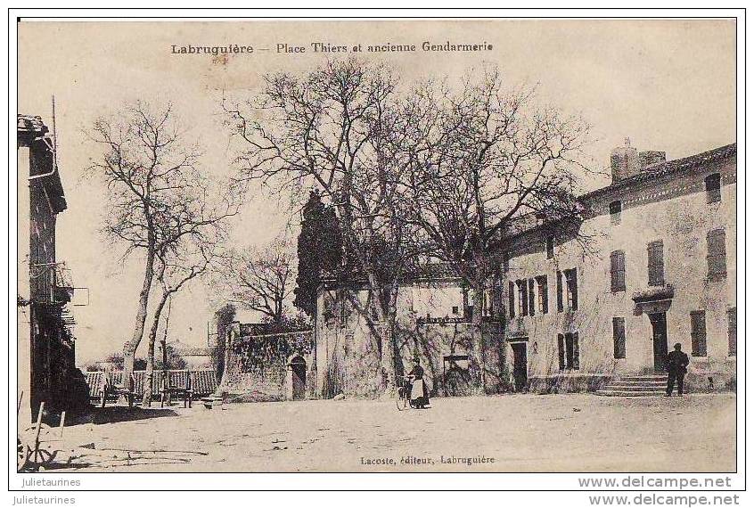 81 LABRUGUIERE PLACE THIERS ET ANCIENNE GENDARMERIE ANIMEES.CPA BON ETAT - Labruguière