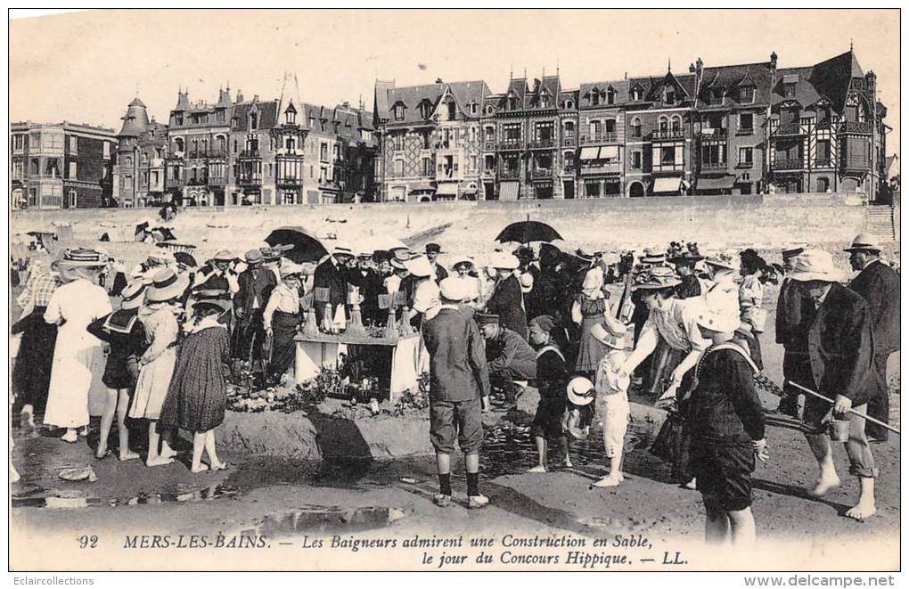 Mers Les Bains     80      Jour De Concours Hippique.Baigneurs Admirant Une Construction De Sable - Mers Les Bains