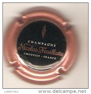 CAPSULE MUSELET CHAMPAGNE  NICOLAS FEUILLATTE CHOUILLY FRANCE (or Et Blanc Sur Noir Contour Rose) - Feuillate