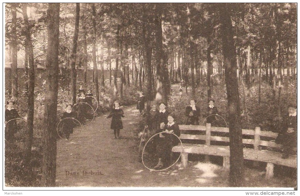 Onze-Lieve-Vrouw-Waver - Wavre-Notre-Dame (2861) : Institut Des Ursulines. Dans Le Bois. CPA Animée-enfants Aux Cerceaux - Autres & Non Classés