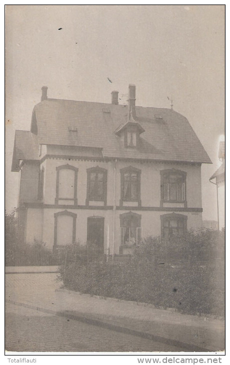 FLENSBURG Einzelhaus Original Private Fotokarte  Der Zeit Mit Einwohner Im Fenster 23.2.1909 Gelaufen - Flensburg