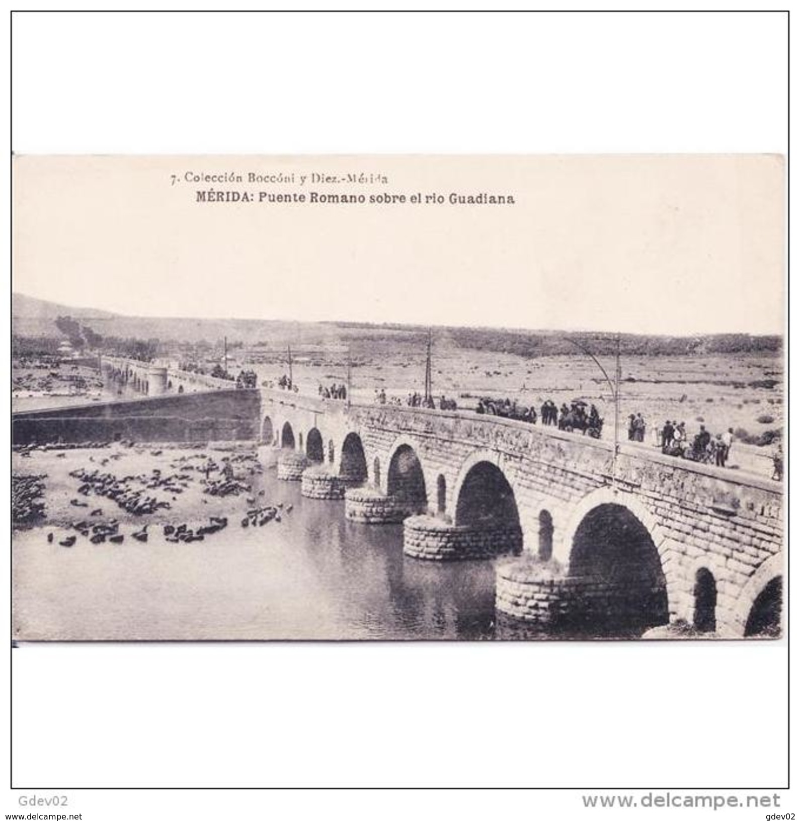 BDJTP2852-LFTMD5263.Tarjeta Postal De BADAJOZ.Edificios.PUENTE ROMANO Sobre El RIO GUADIANA Y VISTA De MERIDA.FOT - Mérida