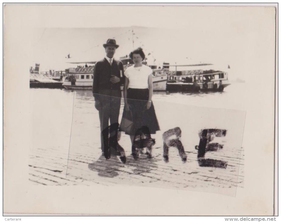 PORTUGAL  Aout 1958,dans Le Port De LISBONNE,porto De Lisboa,bateaux De Pèche,navette Pour Touristes,rare - Lisboa