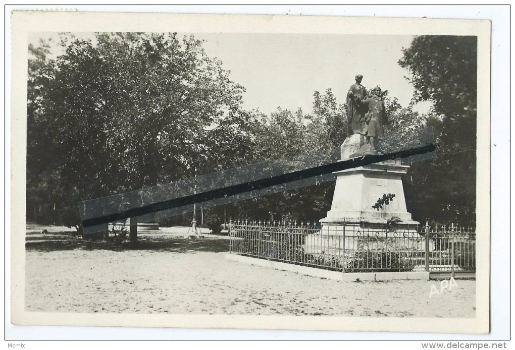 Carte - Sigean - Jardin Public Et Monument Aux Morts - Sigean