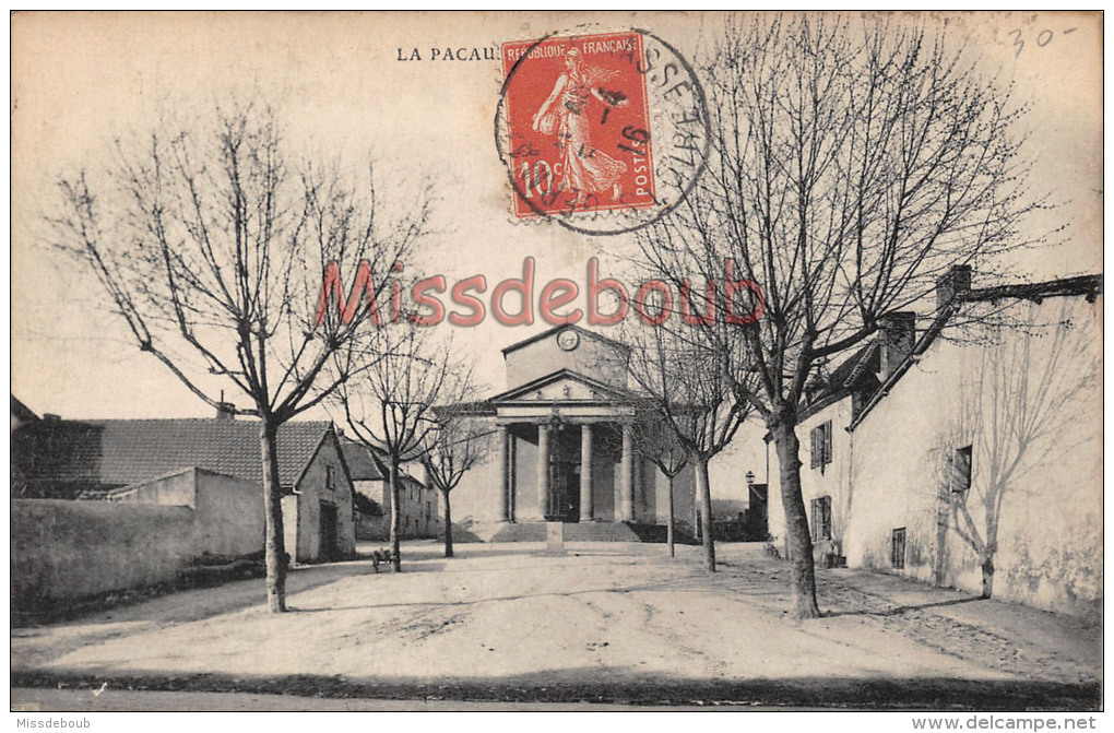 42 - LA PACAUDIERE - L'Eglise  1916   -  2 Scans - La Pacaudiere