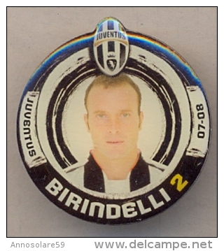 PIN´S FOOTBALL JUVENTUS - GIOCATORE (ALESSANDRO BIRINDELLI - N° 2) STAGIONE 2007/08 - LEGGI - Pin's