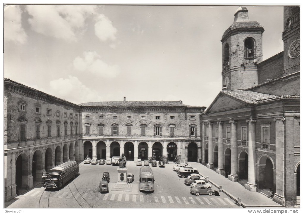 MACERATA - CAMERINO - PIAZZA CAVOUR E CINQUECENTESCO PALAZZO ARCIVESCOVILE - Macerata