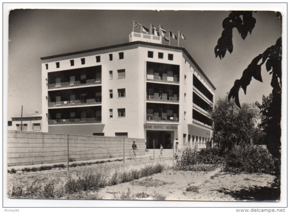 Espagne--CALAFELL - Gran Hotel Alorda (petite Animation),cpsm 15 X 10 N°9  Exlusiva Claudio Sole - Tarragona