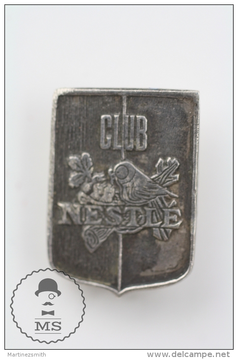 Old Club Nestle Advertising Pin Badges #PLS - Marcas Registradas
