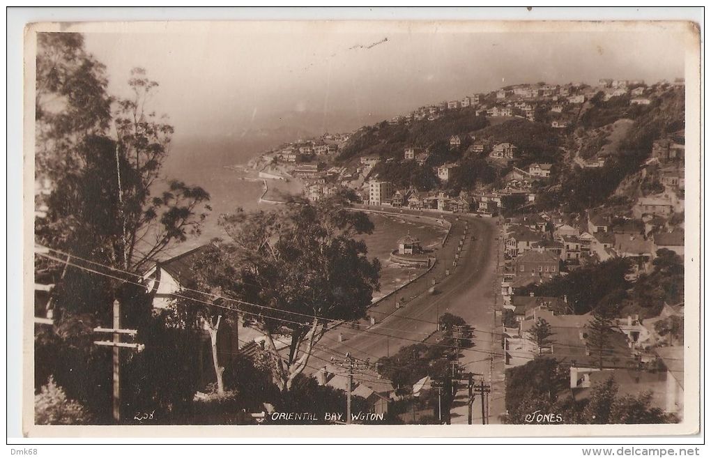 NEW ZEALAND - WELLINGTON - ORIENTAL BAY - RPPC POSTCARD J.W. JONES 1932 - New Zealand