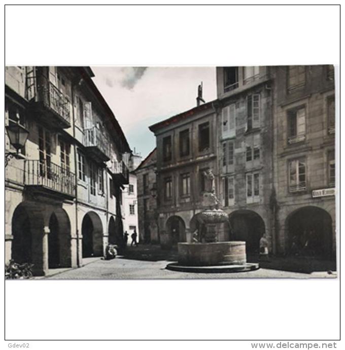 LGOTP8262-LFTD2046.Tarjeta Postal De LUGO. Edificios,fuente,soportales Y PLAZA DE PEREIRA En LUGO - Lugo