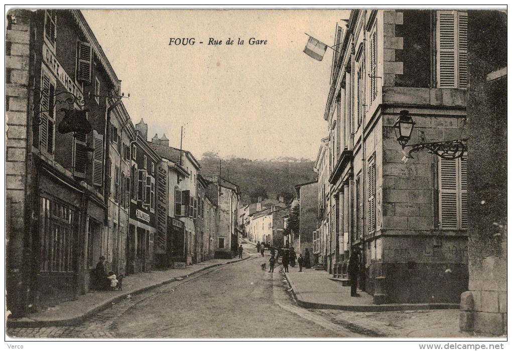 Carte Postale Ancienne De FOUG - RUE DE LA GARE - Foug