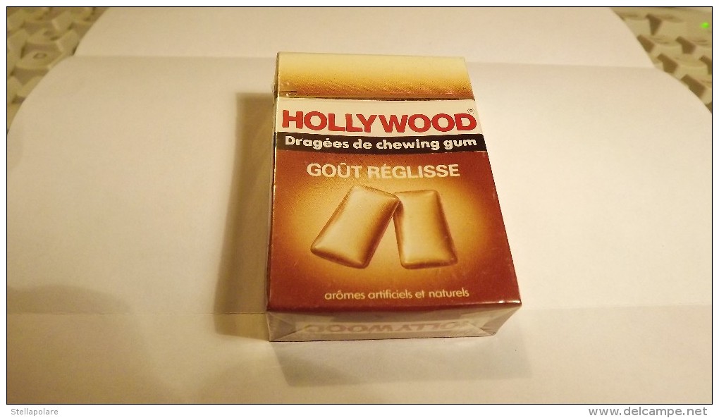 HOLLYWOOD BUBBLE GUM SEALED PACKET - GOUT REGLISSE - ABOUT 1980 - Sonstige & Ohne Zuordnung