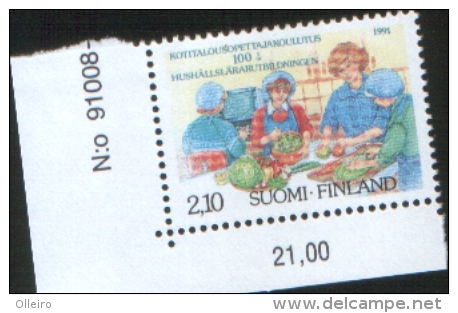 Finlandia - Finland 1991 100 Anniv Dell'insegnamento Delle Arti Domestiche  1v Complete Set ** MNH - Unused Stamps