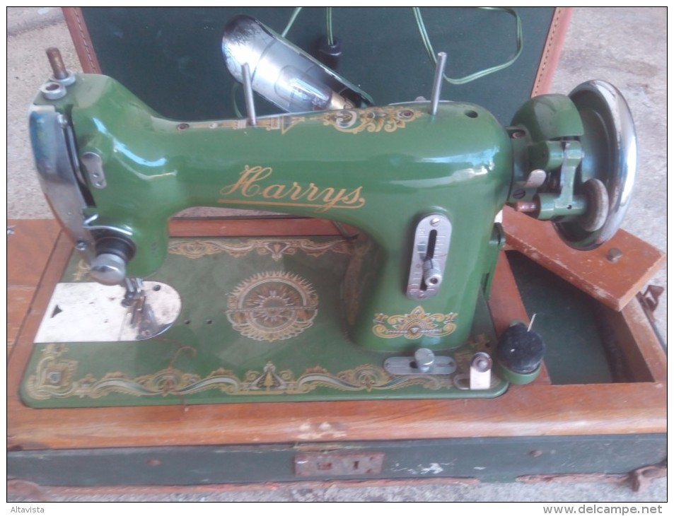 DECO : ANTIQUE SEWING MACHINE HARRYS - Altri & Non Classificati