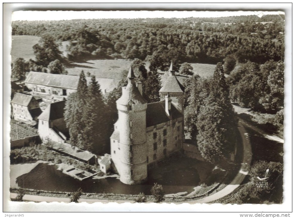 CPSM CHENERAILLES (Creuse) - En Avion Au-dessus De.....Le Château De ETANGSANNES - Chenerailles