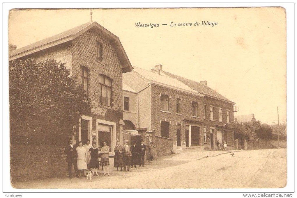 WASSEIGES   ---   Le Centre Du Village - Wasseiges