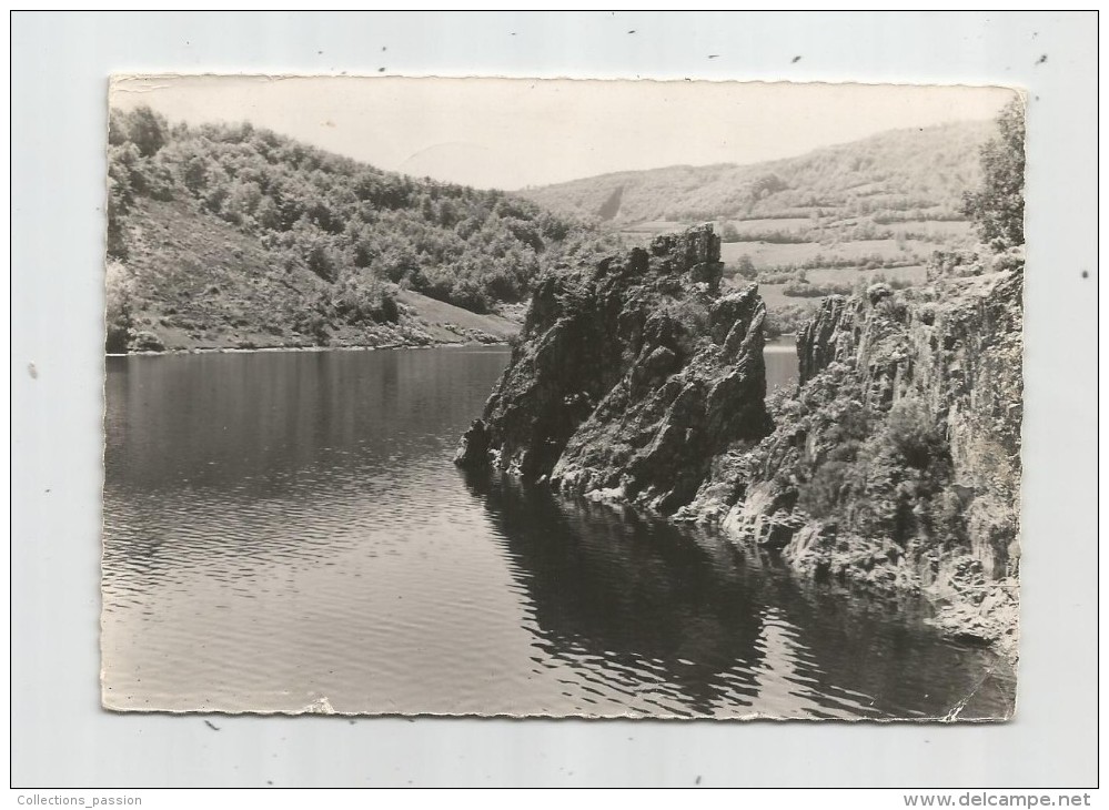 Cp , 12 , LAC DE SARRANS , Aspect Sauvage , Voyagée 1957 , Ed : Charbonnier 61 - Autres & Non Classés