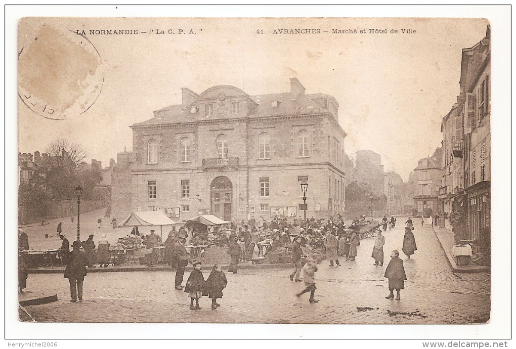 Manche - 50 - Avranches Marché Animée Et Hotel De Ville En 1907 - Avranches