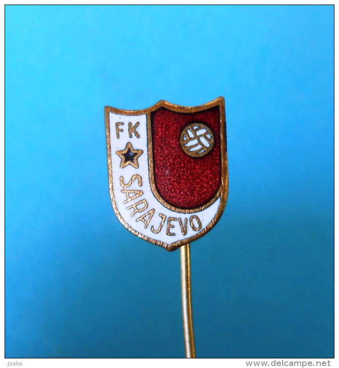 FC SARAJEVO Football Soccer Club Bosnia Ex Yugoslavia Old Pin Badge Fussball Futbol Futebol Calcio Anstecknadel - Fútbol