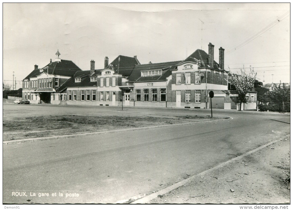 CPSM - ROUX (Charleroi) - La Gare Et La Poste - Edit. Smetz-  TBE - Circulée En 1974 - Charleroi