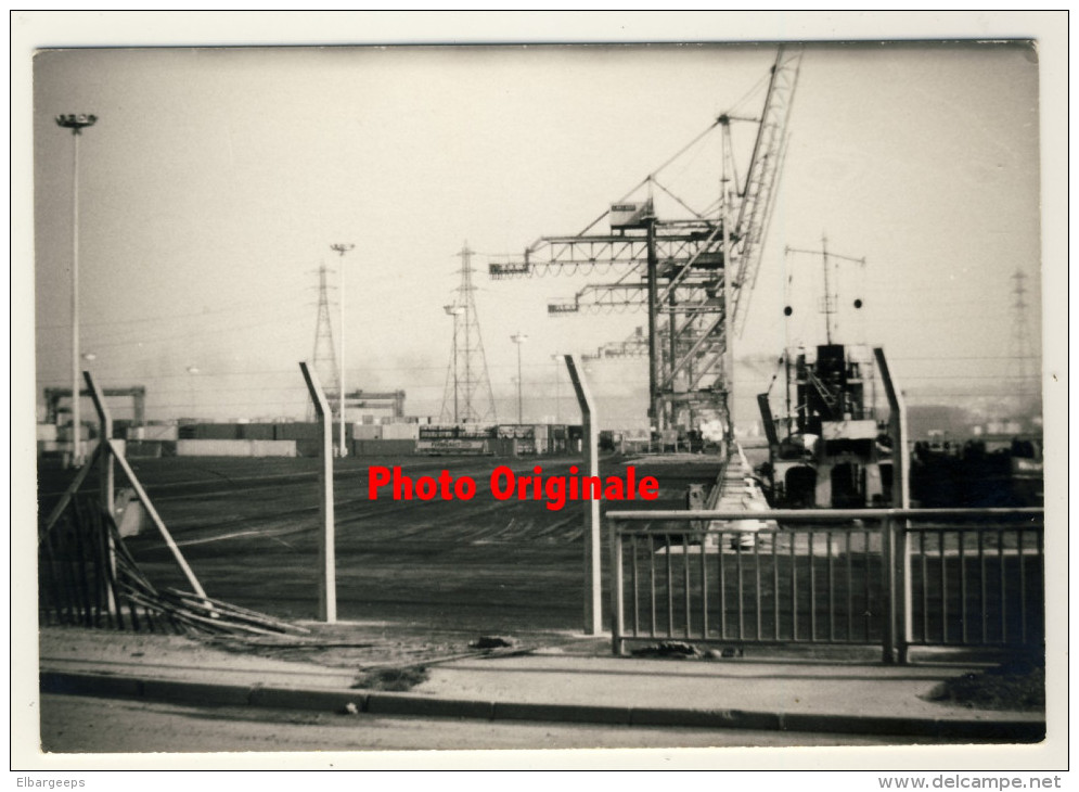 Photo Années 60 / 70       -   Alignement Grues Portuaires -  Le Havre  ? - Da Identificare