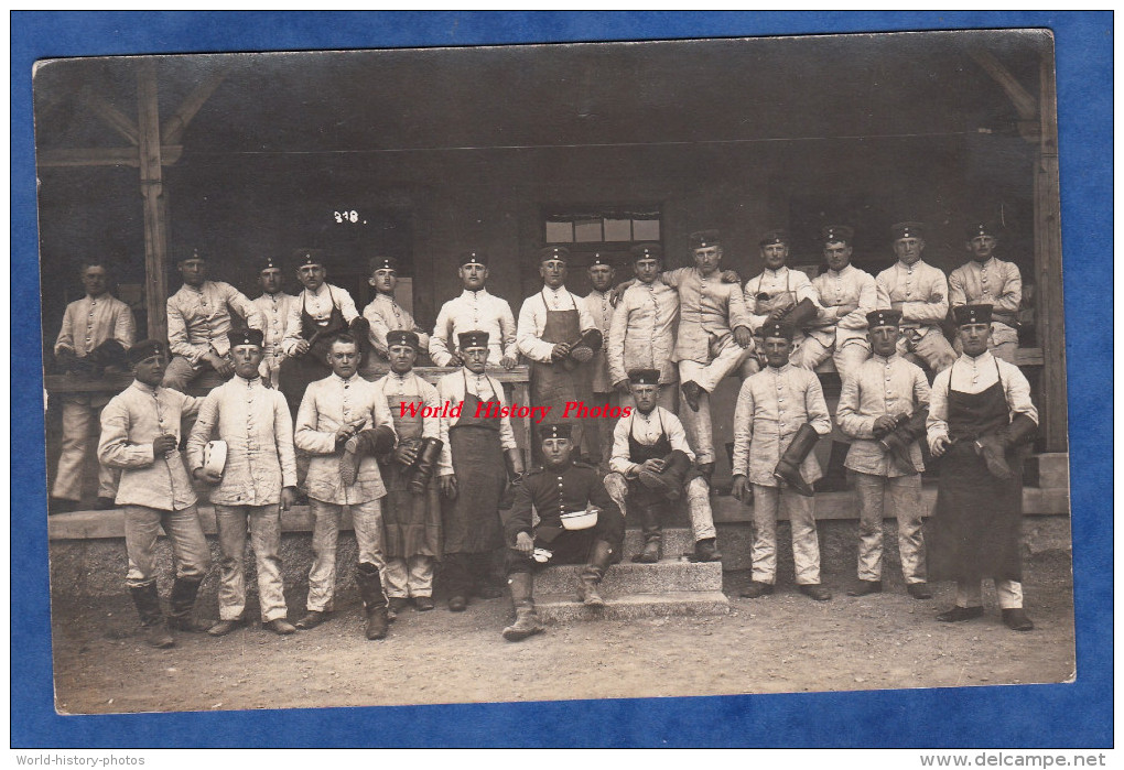 CPA - KÖNIGSBRÜCK / KOENIGSBRUECK - Groupe De Militaire Nettoyant Leurs Bottes - 1914 Ww1 Poilu - Carl Schmidt - Königsbrück