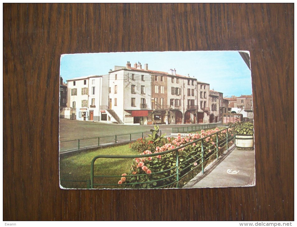 Carte Postale D'Aubière- Place Des Ramacles - Aubiere